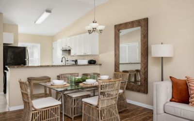 lake-forest-05-unit-dining-and-kitchen.jpg
