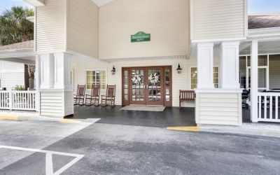 lake-forest-33-exterior.jpg