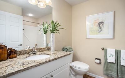 lake-forest-20-unit-bathroom.jpg