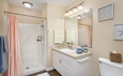lake-forest-27-unit-bathroom.jpg
